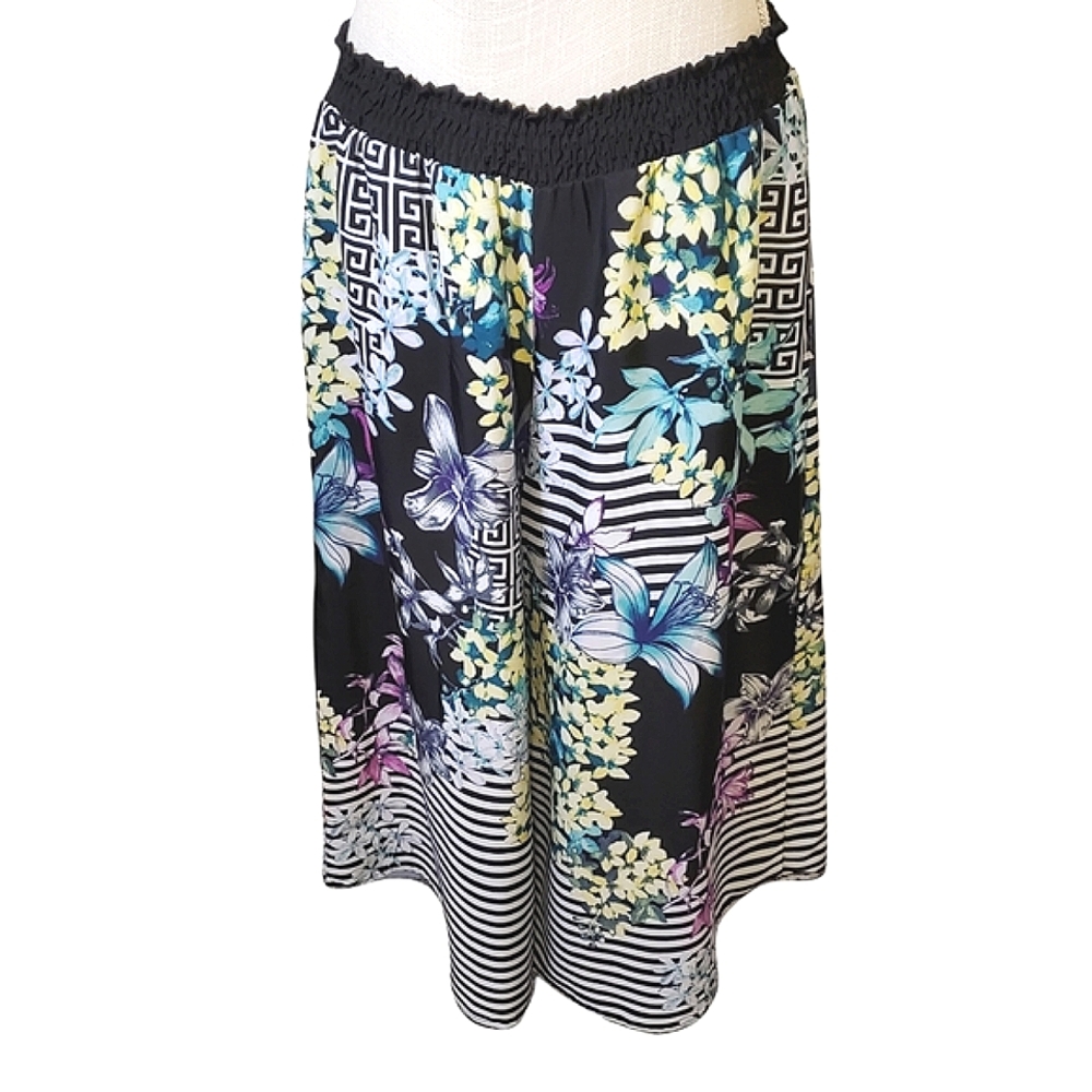 STITCH BTWEEN | Women's cool-toned multi-pattern palazzo-style pants. Size 14.